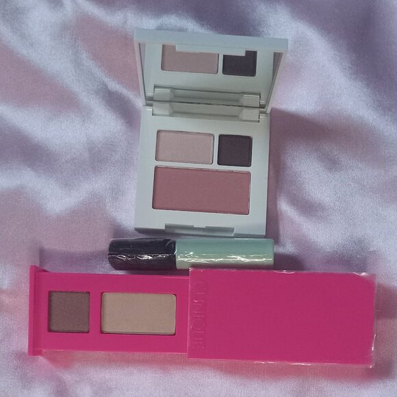 Clinique Other - Bundle Clinique Eye Shadow Makeup Palletes with Brush Applicator